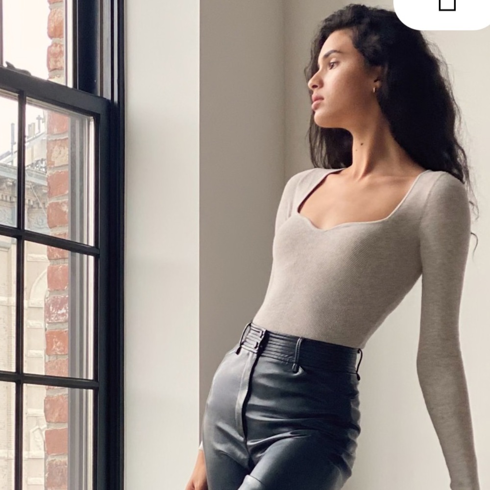 Aritzia Wilfred Tuscany Sweater
